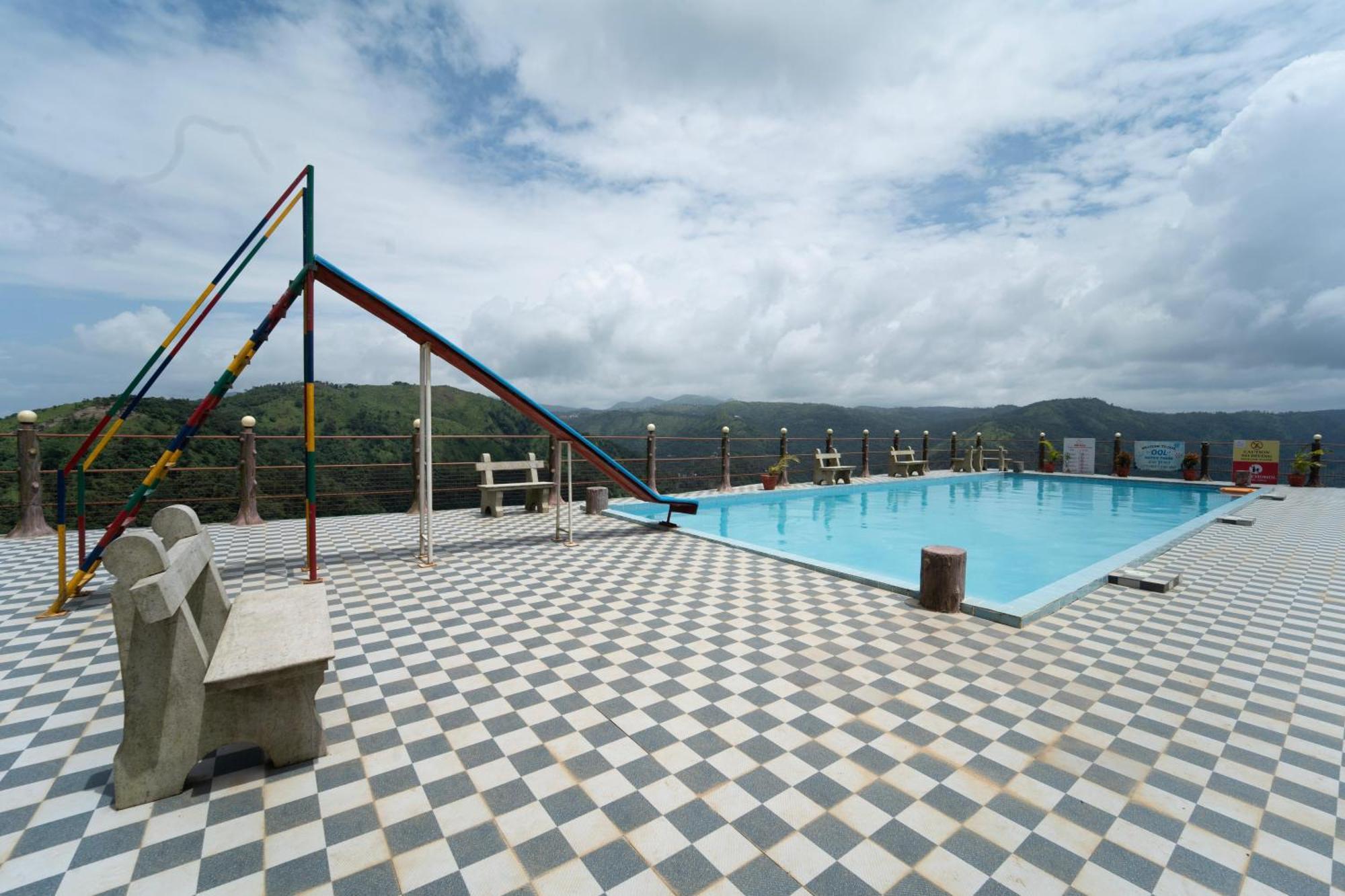 Pagoda Plantation Resort Pīrmed Buitenkant foto