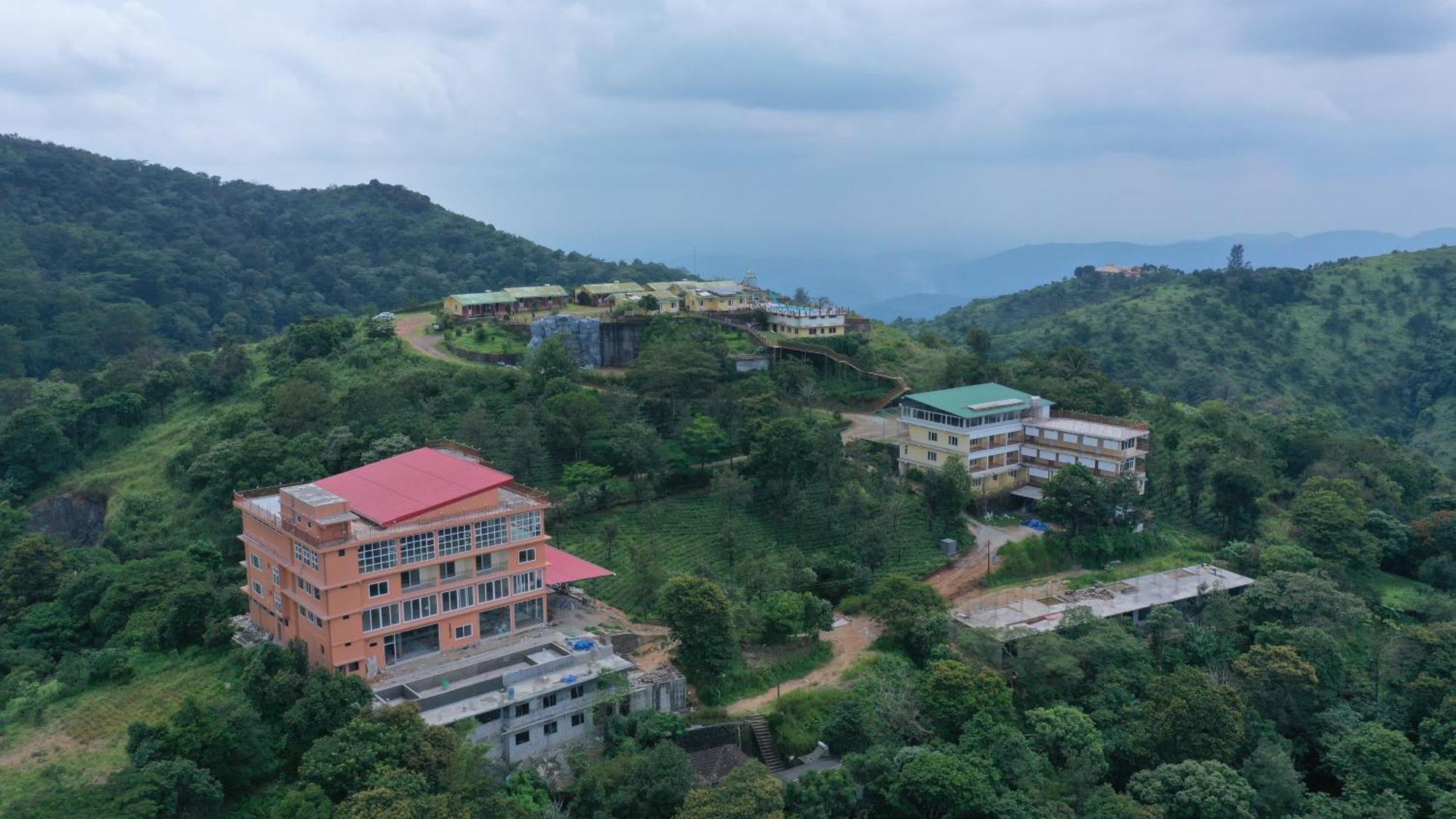 Pagoda Plantation Resort Pīrmed Buitenkant foto