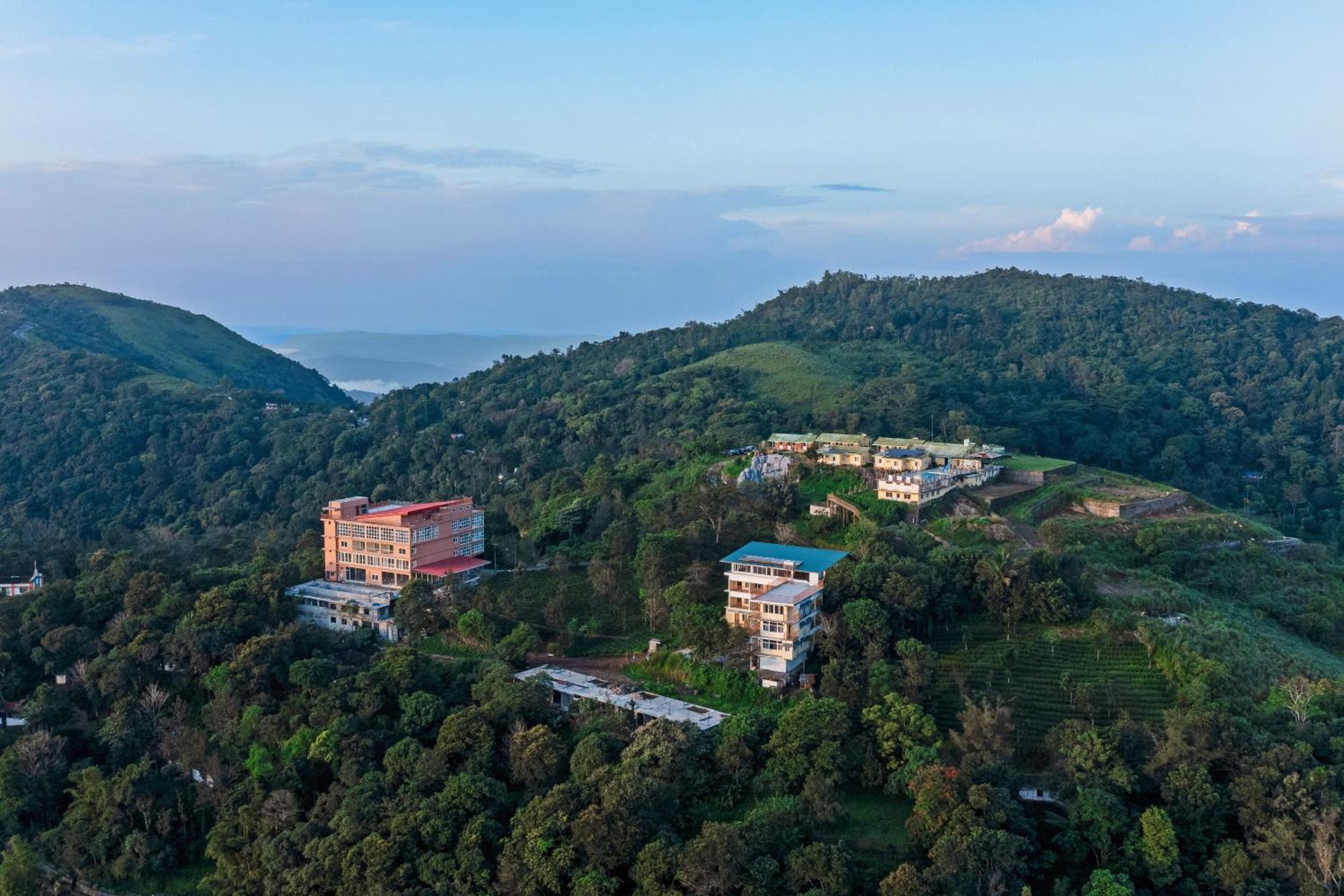 Pagoda Plantation Resort Pīrmed Buitenkant foto